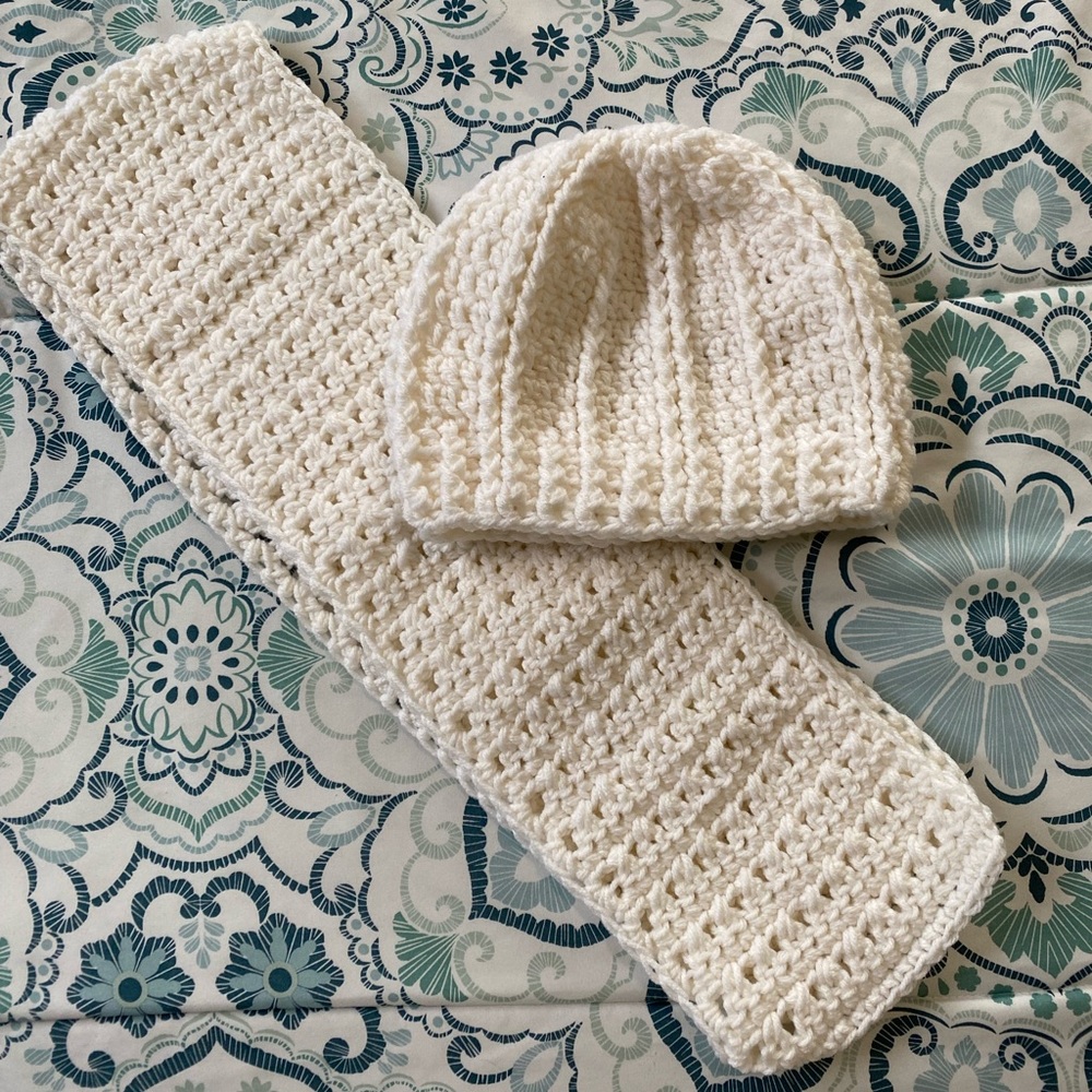 New Handmade Hat/Scarf Set